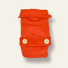 Cargar imagen en el visor de la galería, Chaqueta roja con Sombrero bordado