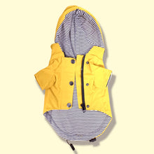 Cargar imagen en el visor de la galería, Chubasquero Amariilo de Lujo Mascota